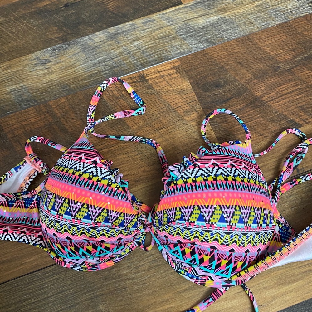 Victoria’s Secret bikini top